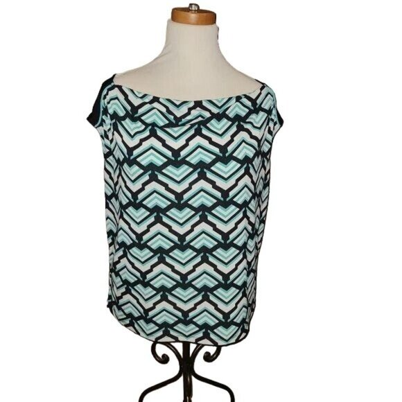 Lane Bryant Tops - Lane Bryant Plus Size 14/16 Patterned Business Casual Shirt